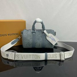 Picture of LV Mens Bags _SKUfw137938907fw